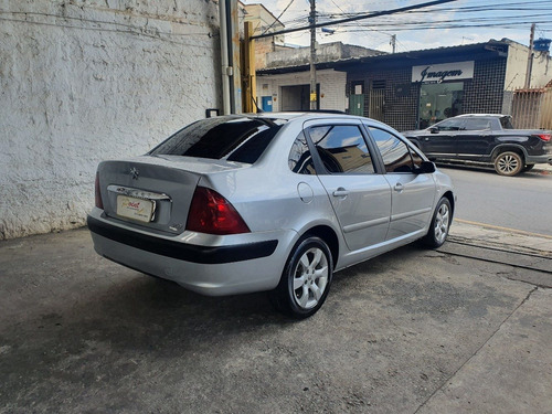Peugeot 307 Presence Sedan 1.6 16v 2010
