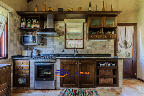 Casa A La Venta En Campos De Álvarez