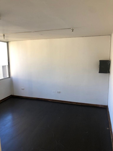 Oficina En Pleno Centro Cívico De Valparaíso 3 Privados
