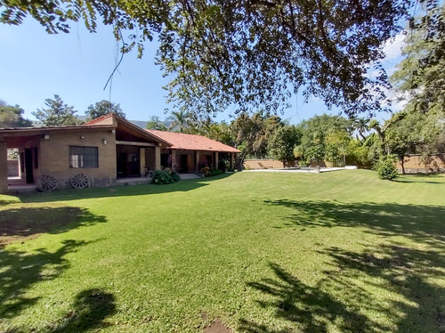 Casa  Estilo Campestre En Venta En Ticuman, Tlaltizapan Morelos.