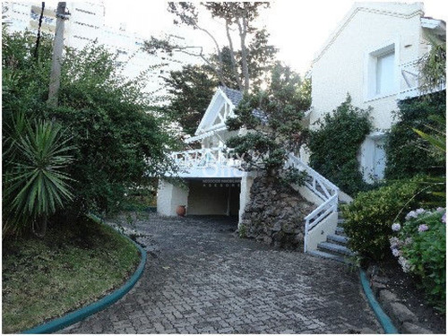 Hermosa Casa En Playa Mansa Consulte!!!!- Ref: 23918