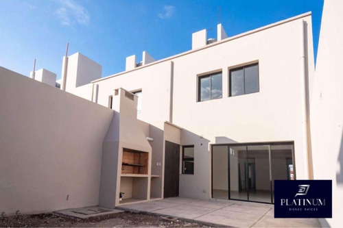 Venta Dúplex 4 Dormitorios Grand Bourg Con Cochera