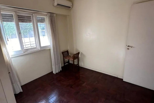 Casa En Venta - 2 Dormitorios 2 Baños - Cochera - 160mts2 - Morón