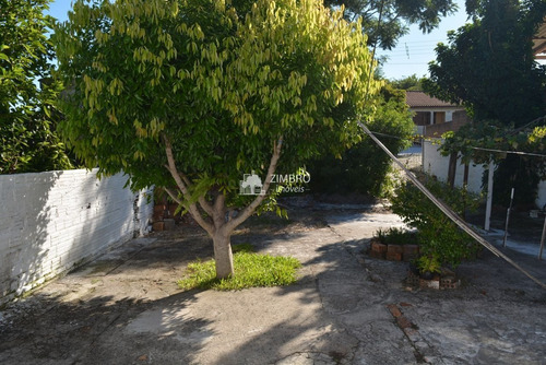 Imagem 2 de 10 de Terreno Amplo Com Casa Alvenaria 2 Dorm Pátio - 72598