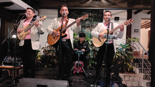 Imagen 1 de 3 de Tríos En Quito: Rumba Tres
