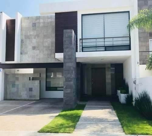 Hermosa Residencia En Cumbres Del Lago, Doble Altura, Jardín