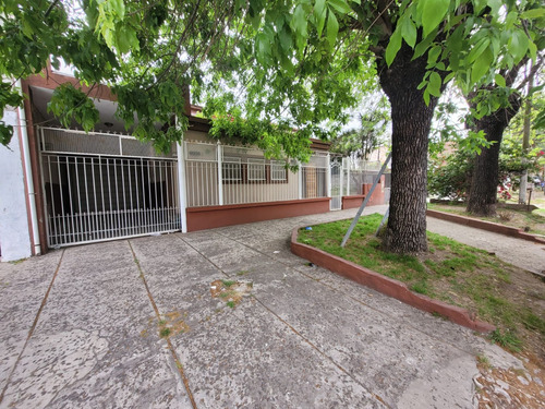 Casa 5 Ambientes Banfield Este C/ Garage 2 Plantas