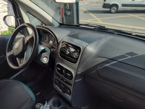 Imagem 5 de 12 de Fiat Idea 2015 1.6 16v Essence Flex 5p