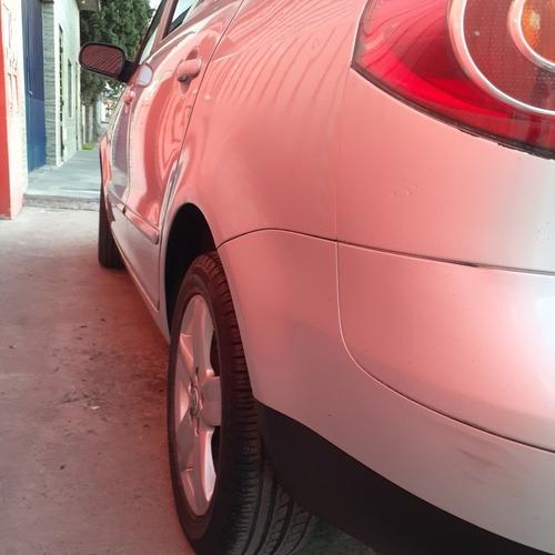 Imagen 2 de 21 de Volkswagen Suran 2010 1.9 Sdi Highline Cuero 90e