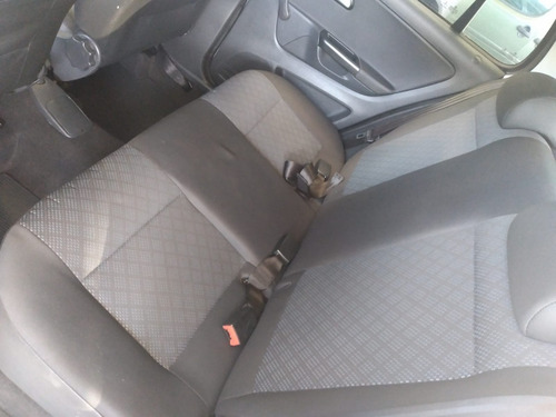 Imagem 8 de 10 de Volkswagen Fox 1.6 Gii Flex