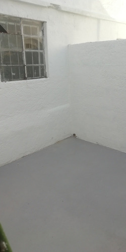Apartamento De 1 Dorm. Interior Con Patio, Sobre Avenida