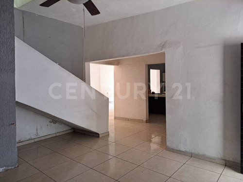 Se Vende Casa En Col. Juan Jose Rios Ii En Villa De Alvarez, Colima