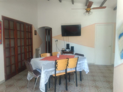 Imagen 11 de 15 de Casa En Venta De 4 Dormitorios C/ Cochera En Villa Del Lago