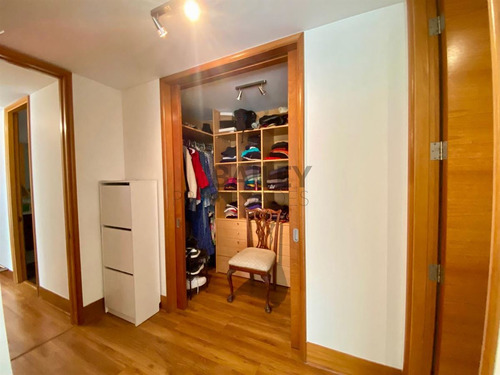 Departamento En Venta De 4d +4b +4e En Concón