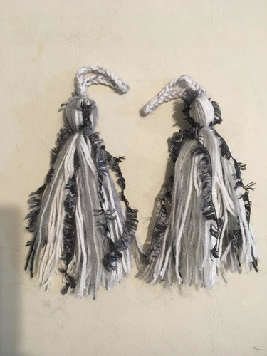 Par Borlas Decorativas Artesanales Grises Lana Flequitos