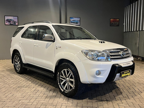 Toyota SW4 SRV D4-D 4x4 3.0 TDI Dies. Aut
