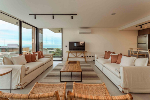 Edificio En Venta De 2 Dormitorios En Laguna Blanca (ref: Atm-7949)