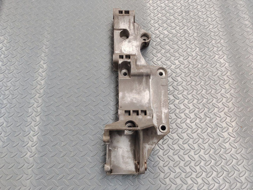 Base Soporte De Alternador Jetta A4 99-2006 2.0 (Usado)