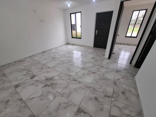 Tinajitas, Casa En Venta De Una Planta Con Alberca En Área