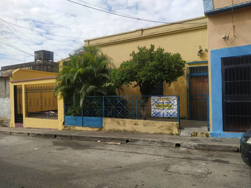 Vendo Amplia Casa Para Remodelar En San Blas