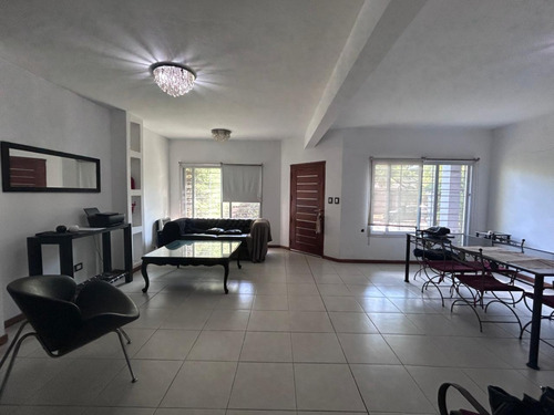 Venta Canning Casa A 2 Cuadras Shopping Las Toscas, Amplia Y Luminosa! Apta A Crédito!