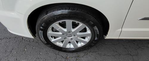 Imagen 14 de 15 de Chrysler Town & Country 2012 3.6 Limited Mt
