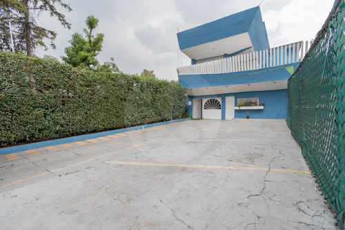 Edificio En Venta Con 15 Estacionamientos En Las Arboledas