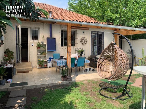 Casa En Venta De 3 Dorm. En Ñuñoa
