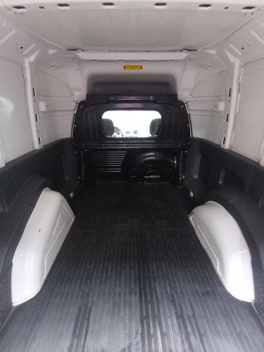 Imagen 13 de 18 de Fiat Fiorino 1.4 Confort 2017