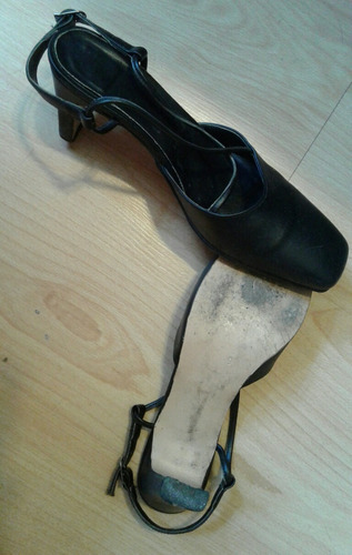 Zapatos De Cuero Negro Taco Bajo Punta Cuadrada Número 39