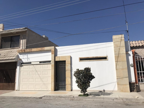 Imagen 1 de 12 de Casa Sola En Renta Nuevo San Isidro