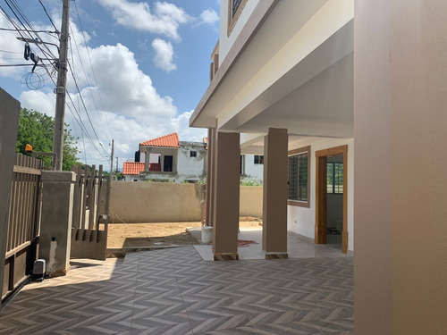 Imagen 16 de 29 de Casa Nueva En Proyecto Cerrado