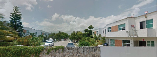 Remato Casa En Playa Del Carmen, Cerrada Los Corales!!! 204