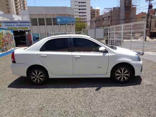 Etios Sedán 1.5 Platinum Sedan 16v Flex 4p Automático