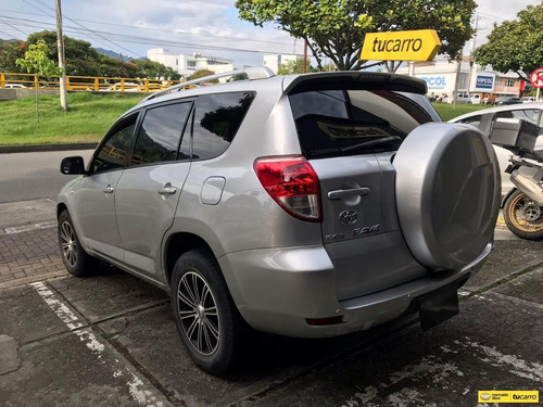 Imagen 3 de 15 de Toyota Rav 2.4 Imperial