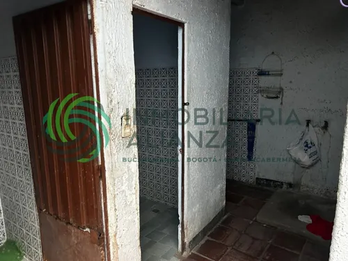 Casa En Venta En La Universidad. Cod V61643