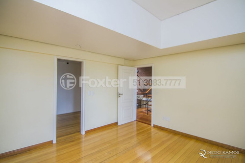 Casa Em Condomínio, 3 Dormitórios, 460.61 M², Menino Deus - 131790