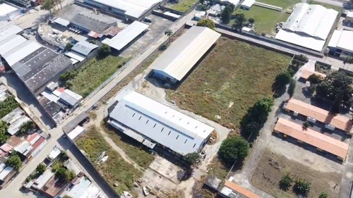 Tibisay Rojas Vende Lote De Terreno Con Dosgalpones Comercial E Industrial   Cod. 217695