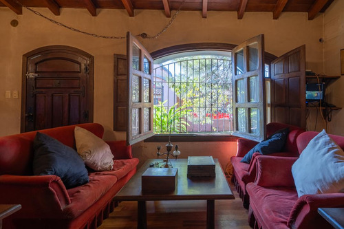 Venta De Casa Estilo Colonial De 600 Mts2 En Ciudad Evita