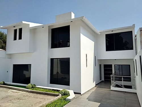 Casa Remodelada 4 Habitaciones, 4 Baños, Cuarto De Juegos, Terraza, Cuarto De Serv.