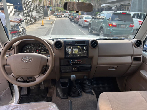 Imagen 10 de 15 de Toyota Land Cruiser Machito 2022