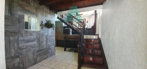 Renta De Casa Amueblada En Fracc. Lomas Vallarta, Delrui