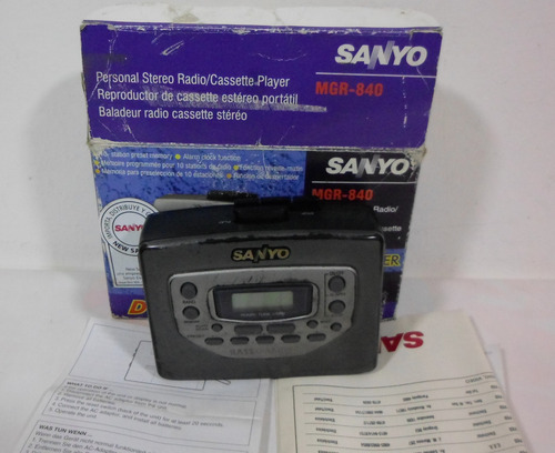 Vintage Walkman Stereo Sanyo Radio Bass Xpander Funciona (Usado)