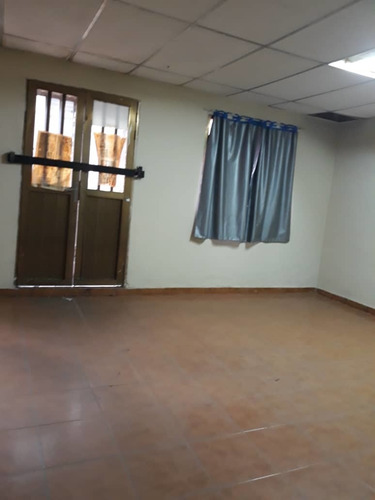 Imagen 2 de 12 de Casa Con Local Comercial En San Blas (a Una Cuadra De La Av. Lara)