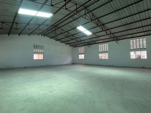Nave Industrial Alquiler Zona Franca Hainamosa Ii