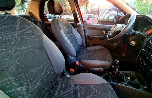 Imagen 8 de 15 de Fiat Siena El 1.4 C/gnc 2018 68.000km Fcio T/usado Oport.