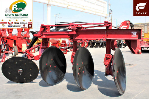 Imagen 8 de 15 de Arado Agricola De 3 Discos Hidraulico Marca Fenix P/ Tractor