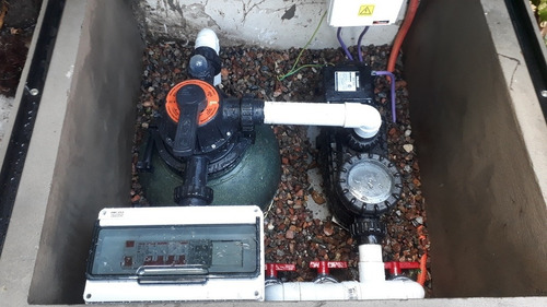 Imagen 2 de 5 de Inst. De Sist. De Filtrado En Piscinas De Fibra Y Hormigón.