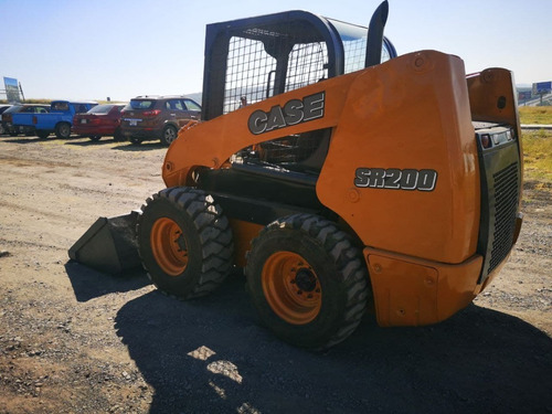 Imagen 4 de 14 de 07) Minicargador Case Sr200 2014