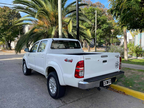 Toyota Hilux 3.0 Cd Srv Cuero 4x4 5at - A4 2014